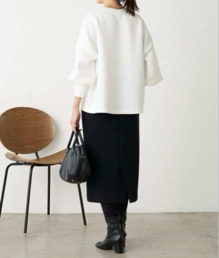 '25A/W 新品タグ付き　ビアズリー ダンボールパフトレーナー　ホワイト　1