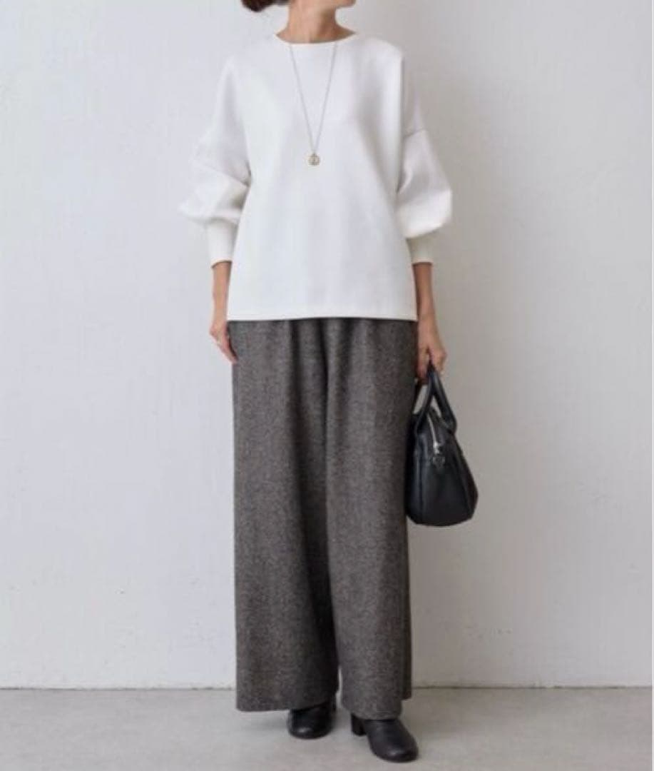 '25A/W 新品タグ付き　ビアズリー ダンボールパフトレーナー　ホワイト　1