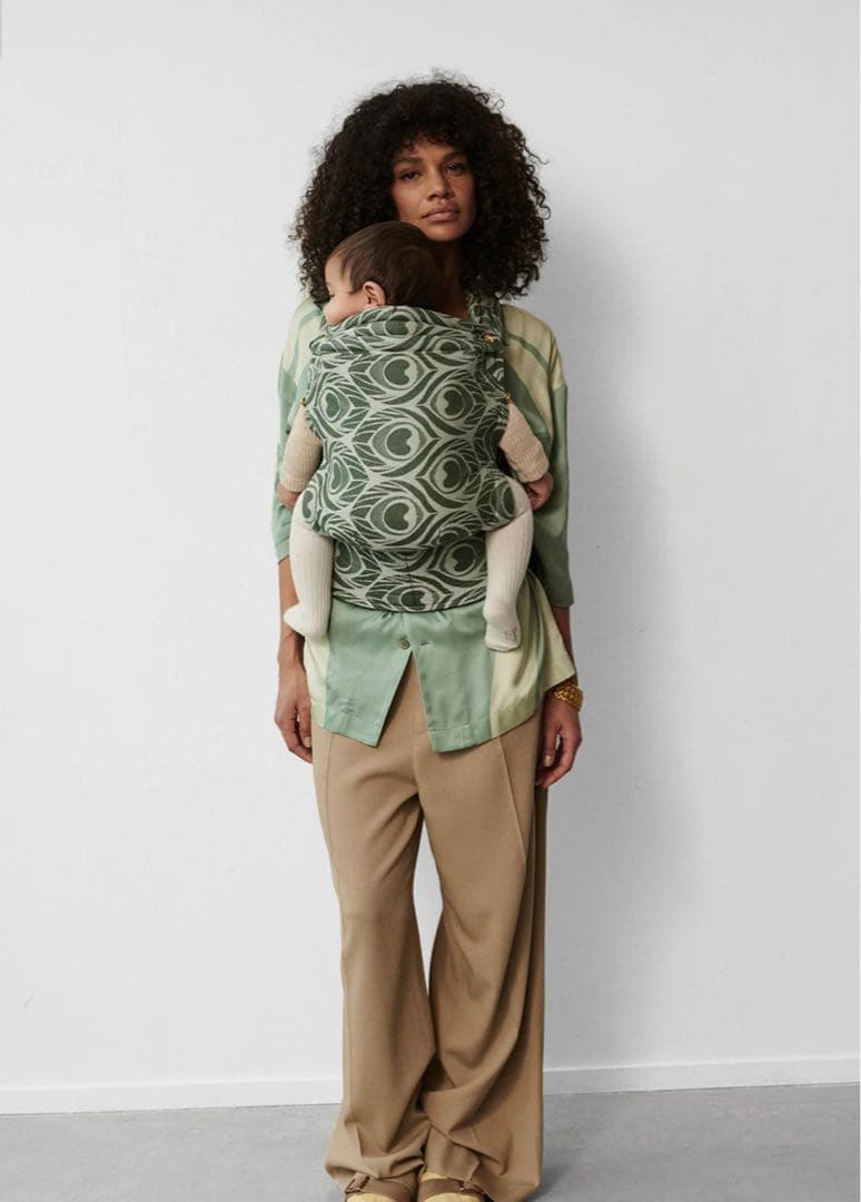 【新色】新品未開封：artipoppe　抱っこ紐　ザイガイスト アーガス・リオ