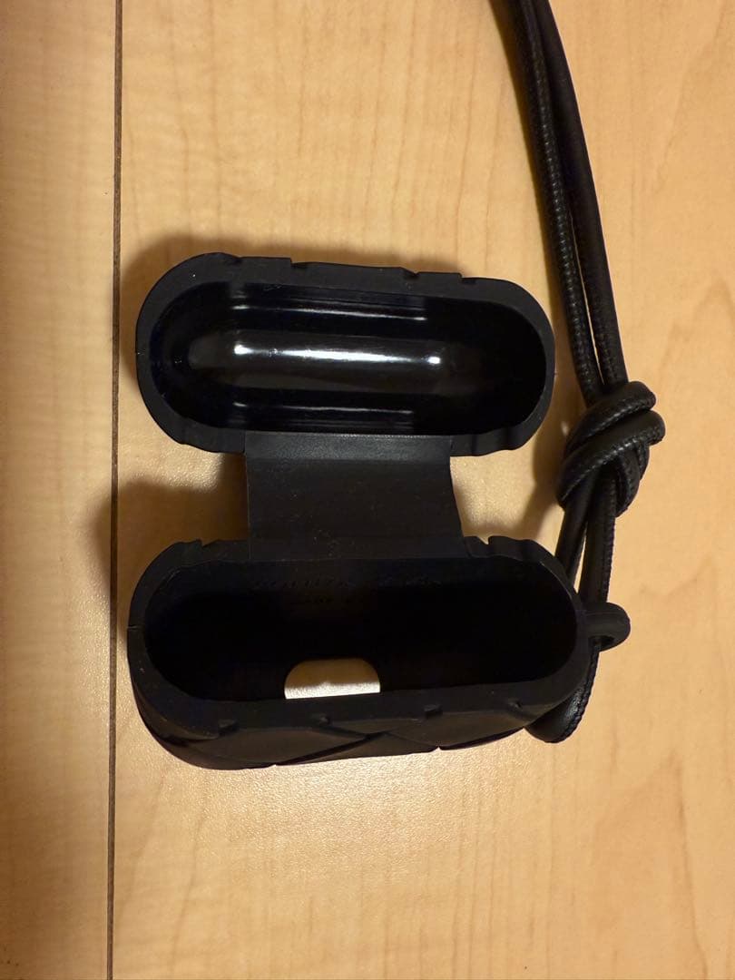BOTTEGA VENETA airpods pro ケース