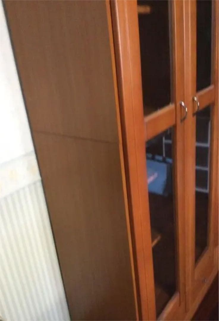 洒落た本棚、3ドア