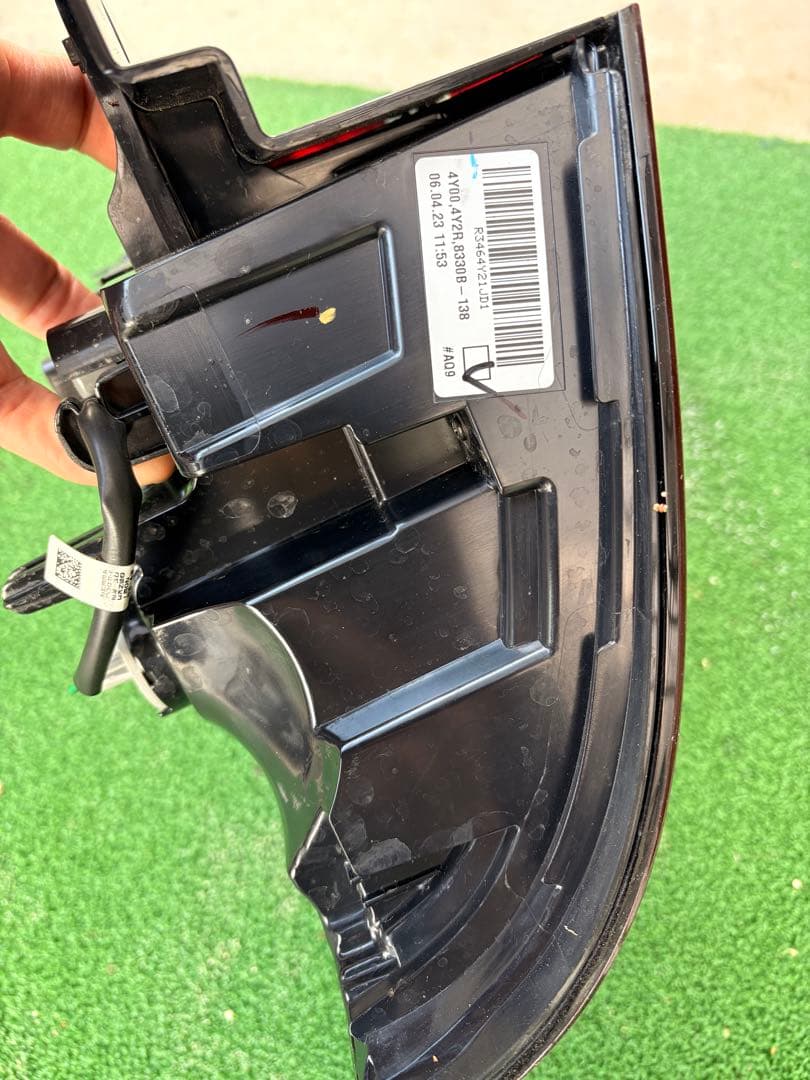 ⭐︎デリカD5 後期　テール　ライト⭐︎ 右側　運転席側　ランプ