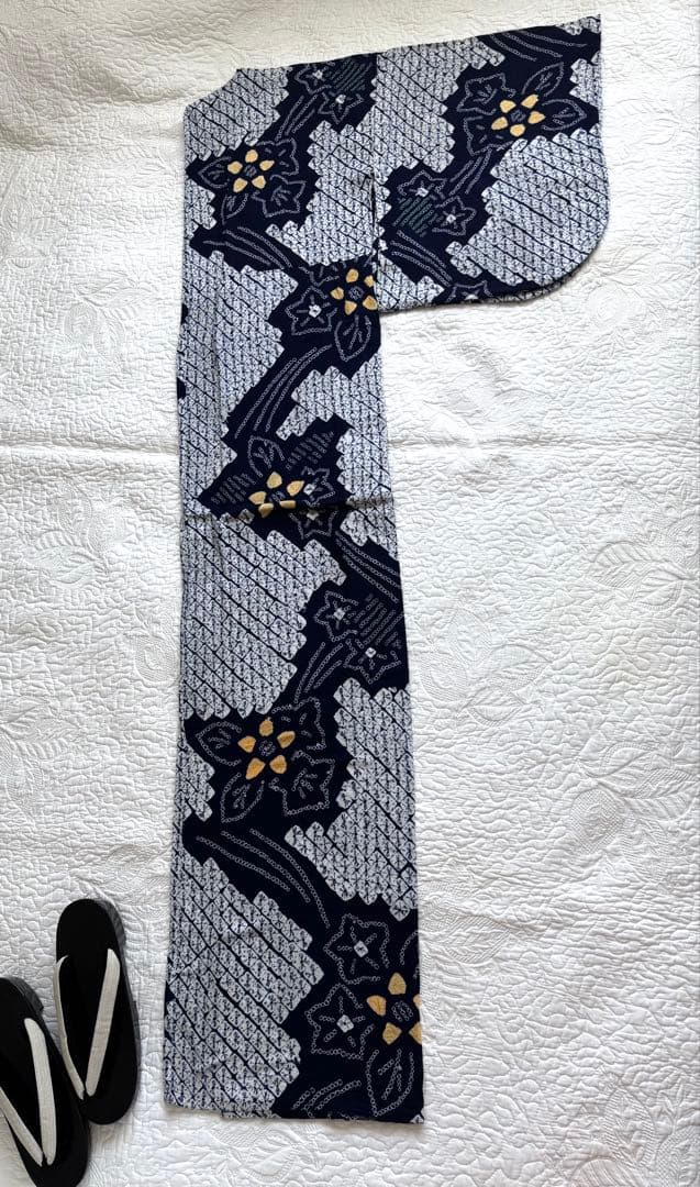 粋で大人な浴衣 ◆ 有松絞り 草花文 柄も仕立ても素晴らしいお勧めの逸品