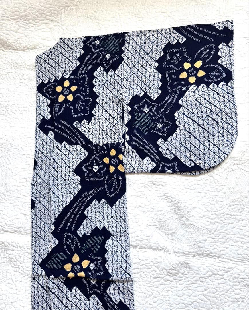 粋で大人な浴衣 ◆ 有松絞り 草花文 柄も仕立ても素晴らしいお勧めの逸品