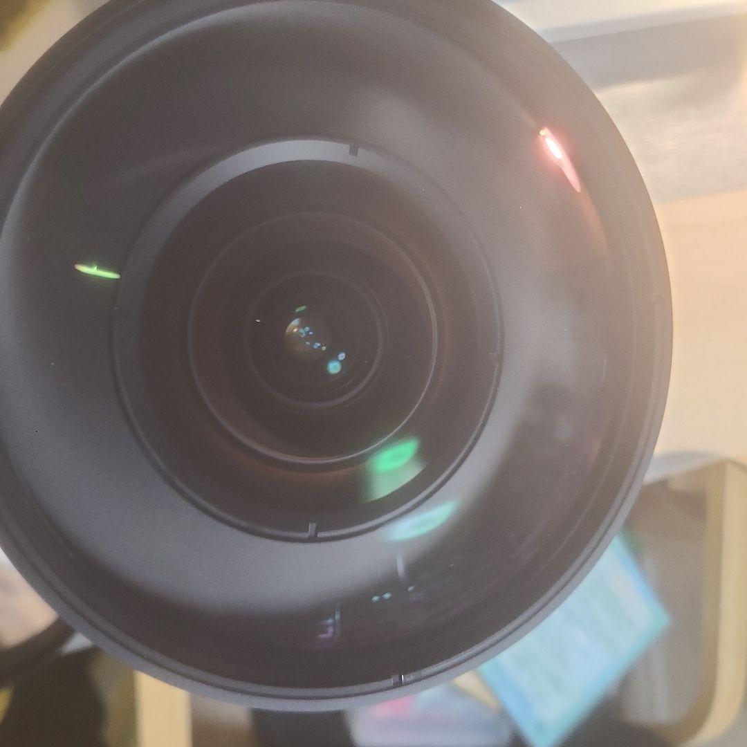 美品240万円　9000ルーメン レーザープロジェクター