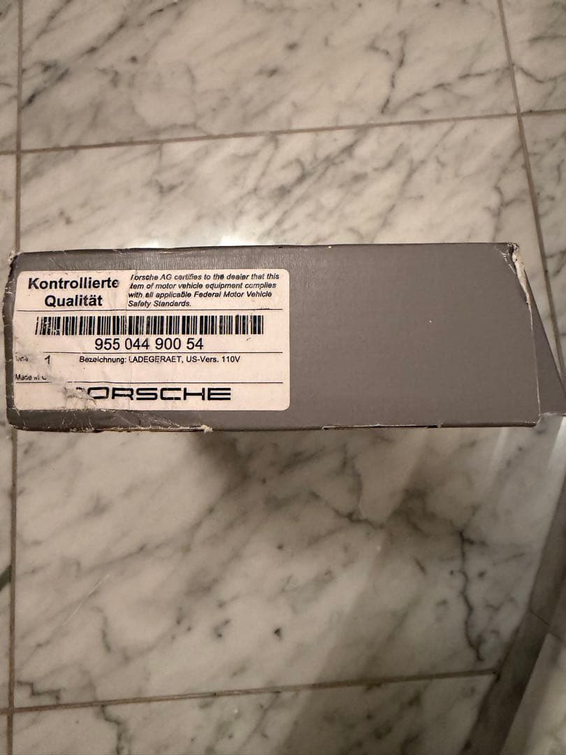 Porsche ポルシェバッテリー充電器