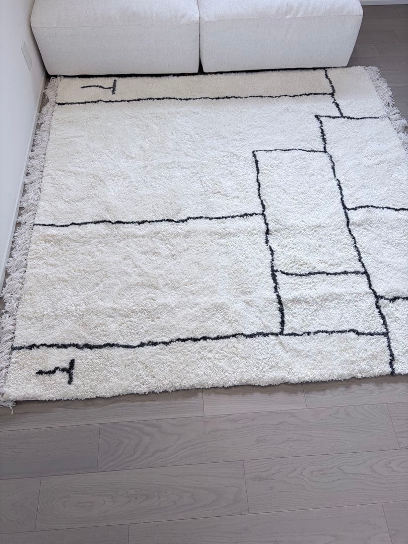 【新品】ベニオワレン風のラグ　W 185 × D 185 × H 2.5