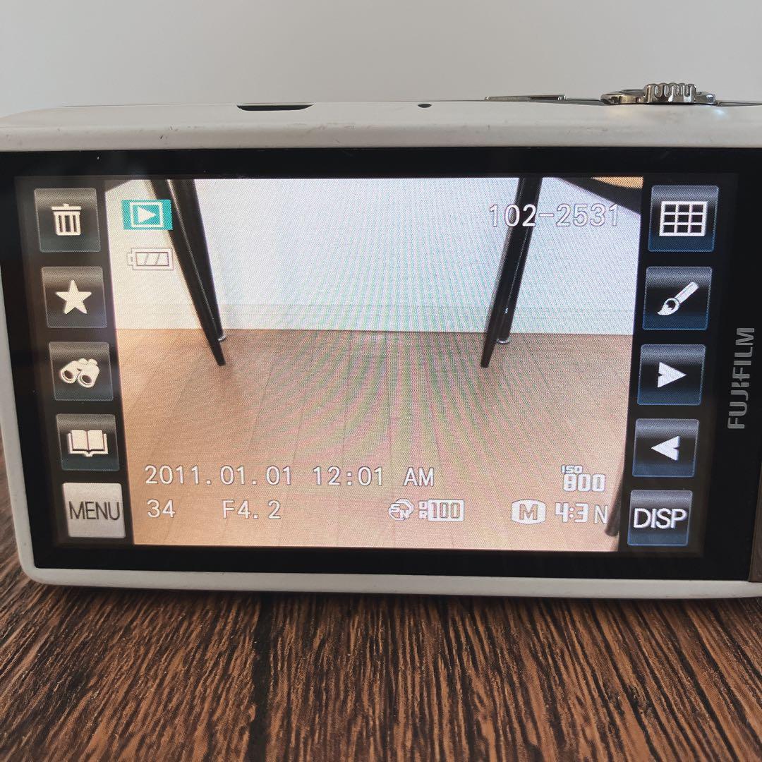 FUJIFILM FinePix Z900EXR デジタルカメラ　ホワイト