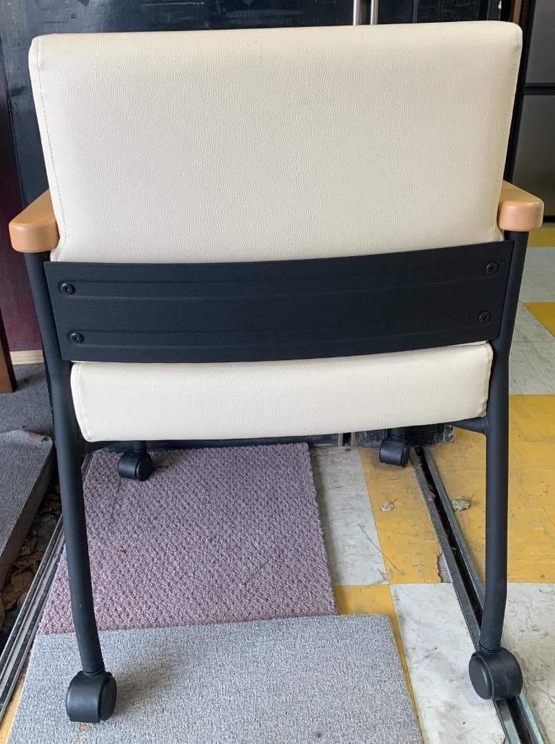 K【中古品】オフィスコム株式会社　ミーティングチェア　ソフィディア②