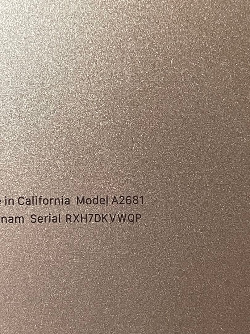 MacBook Air M2 13インチ　 スターライト　充放電8回