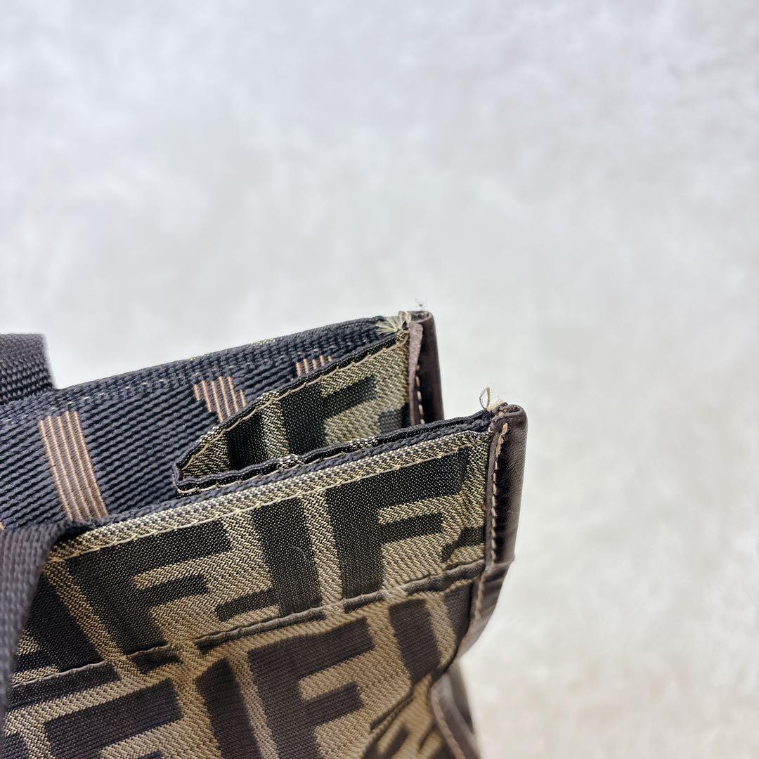 美品　フェンディ　エコバッグ　折り畳み　ズッカ　トートバッグ　A4 レザー