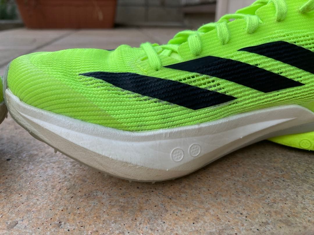 adidas 陸上 中距離用スパイク アディゼロアバンチ