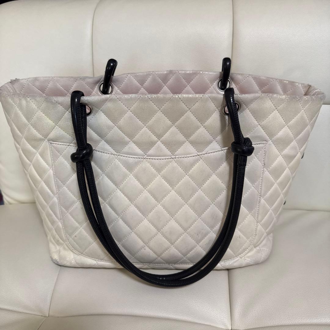 シャネルカンボンライントートバッグホワイトブラック