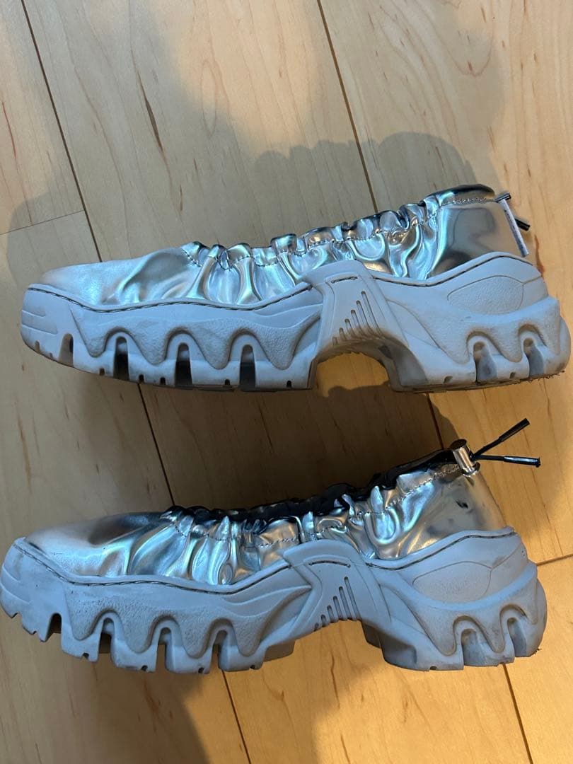 ROMBAUT シルバーフラットシューズ