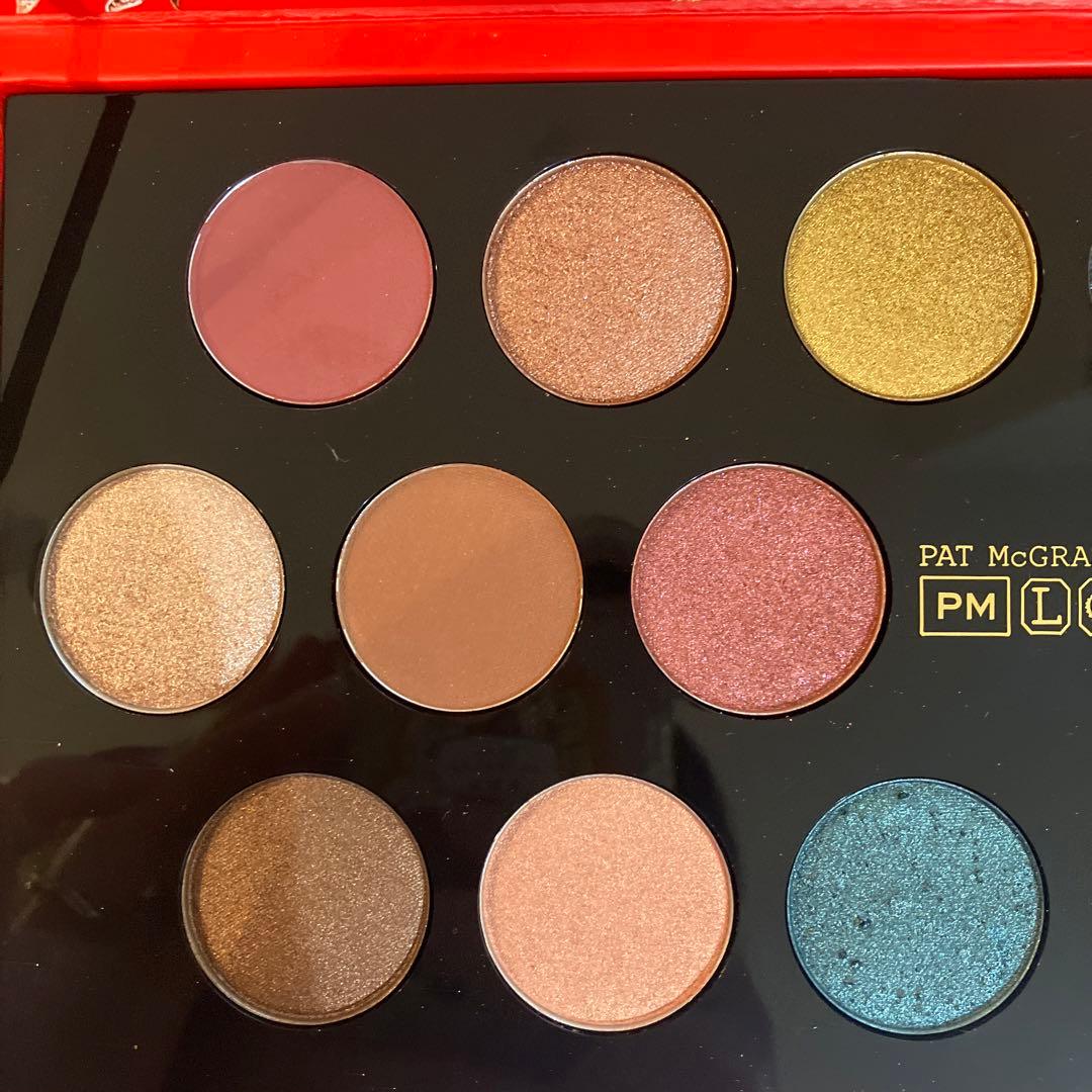 PAT McGRATH アイシャドウパレット 18色