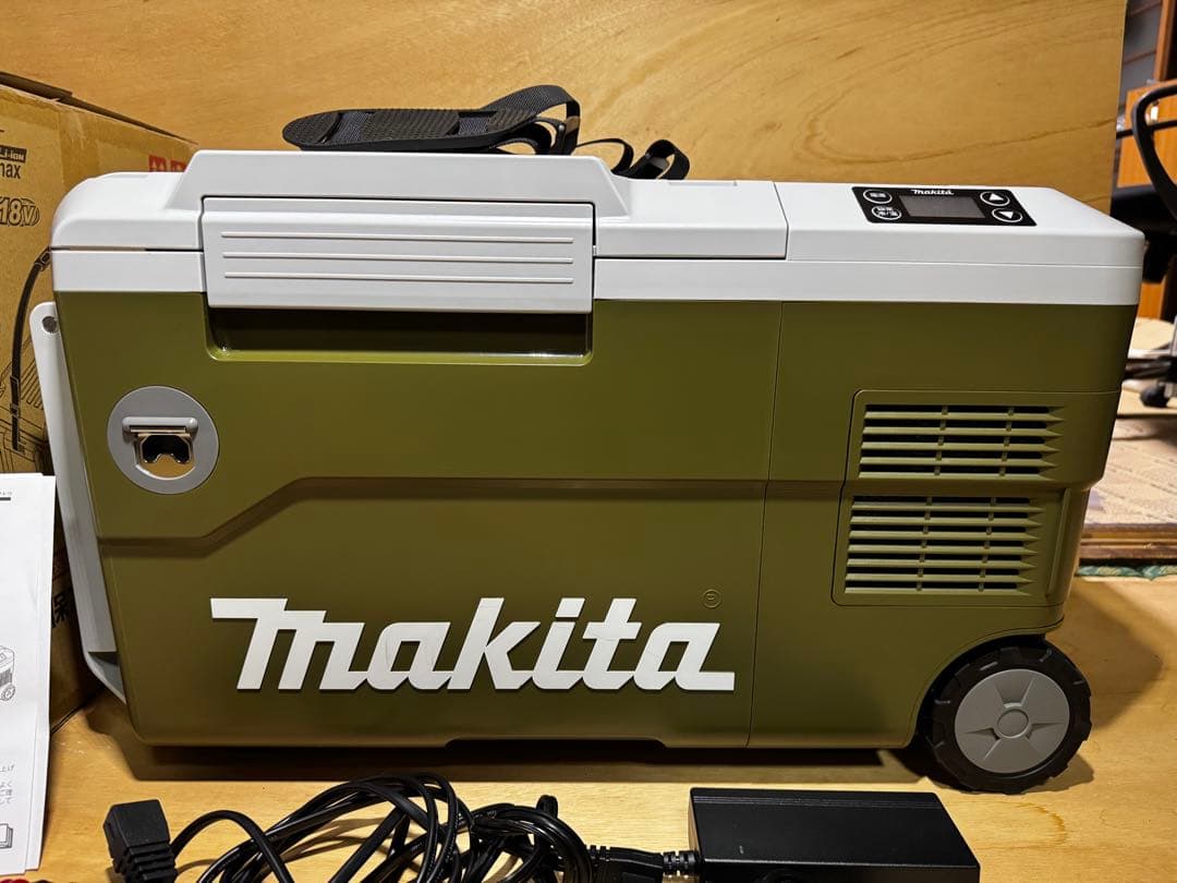マキタ 冷蔵庫 充電式保冷温庫 CW001GZO 18V 40Vmax