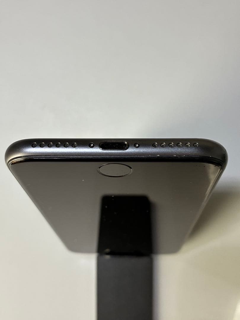 Apple iPhone 8 64GB スペースグレー