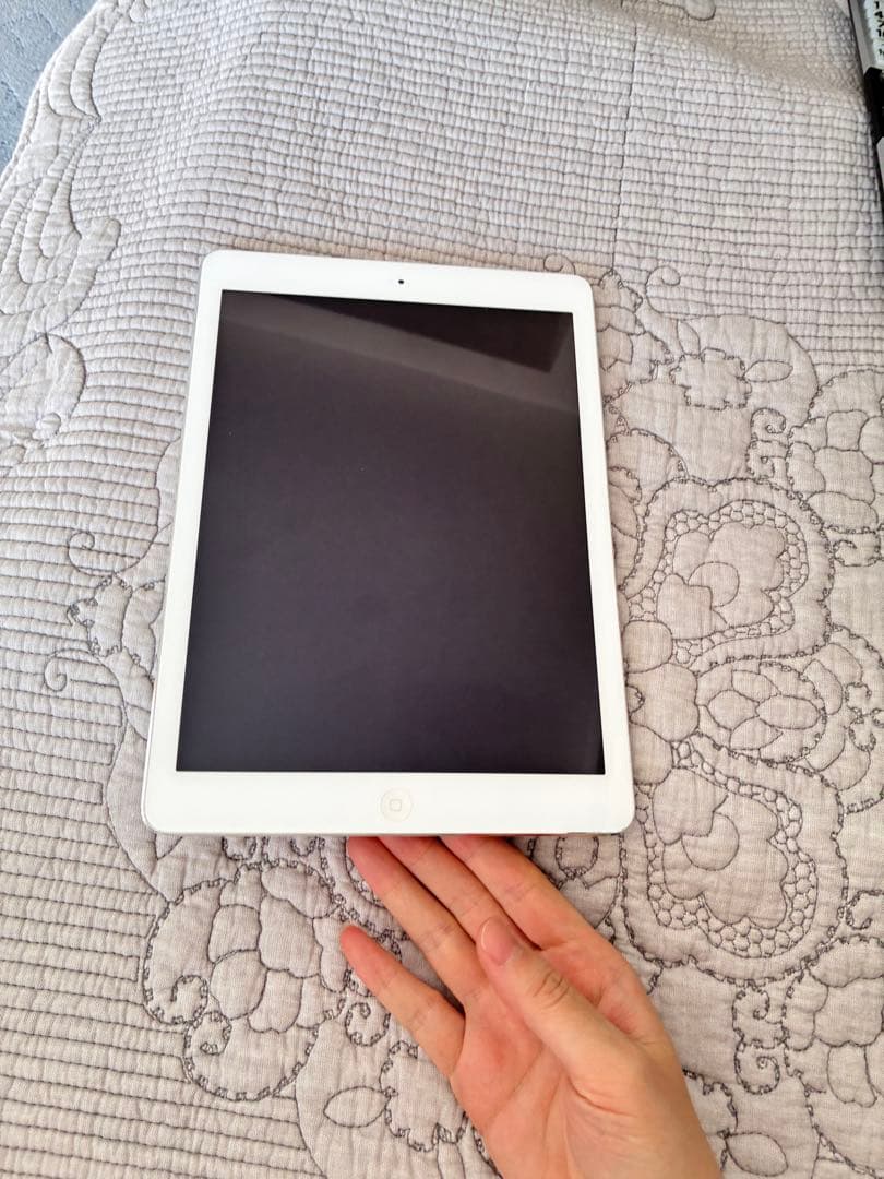 Apple iPad 9.7インチ シルバー 本体