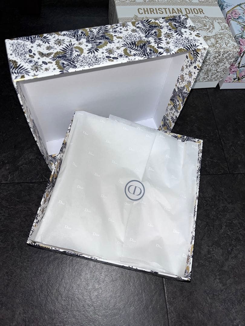 ディオール　化粧品　ノベルティ　ショップ袋　箱　カタログ　ショッパー　香水