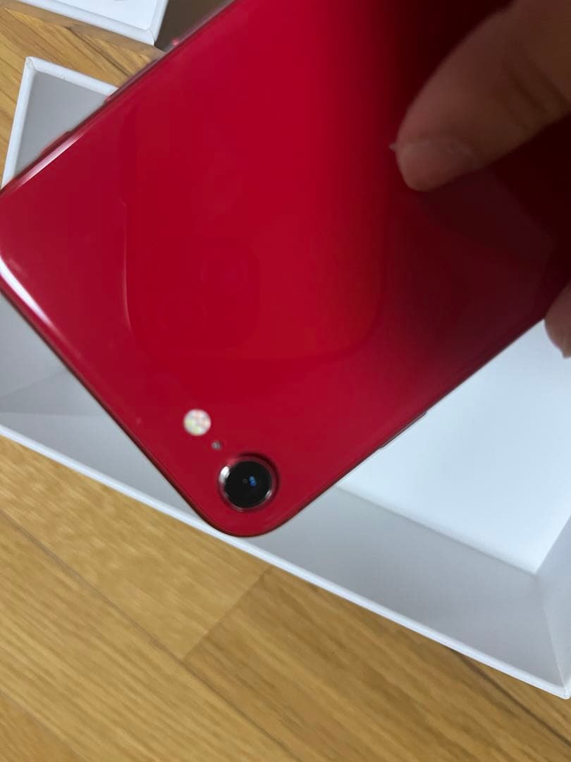 iPhone SE 第2世代 (SE2) レッド 128 GB docomo