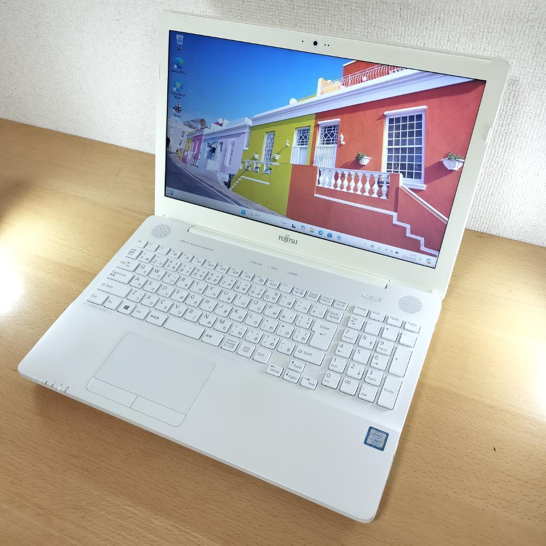 ノートPC Windows11 i7 SSD メモリ16GB 富士通 テンキー