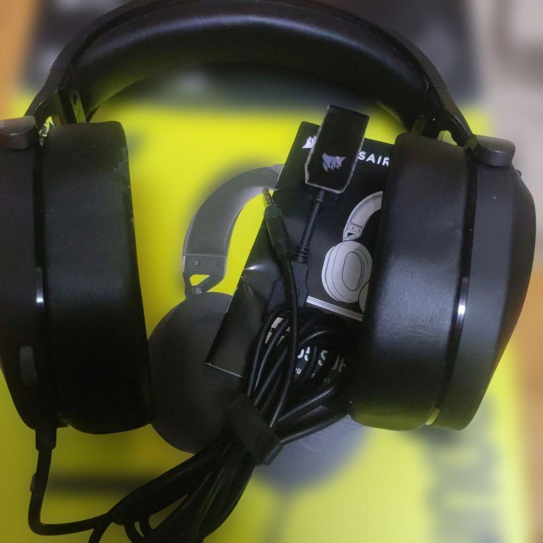 CORSAIR HS65 SURROUND 交換用イヤーパッド付き