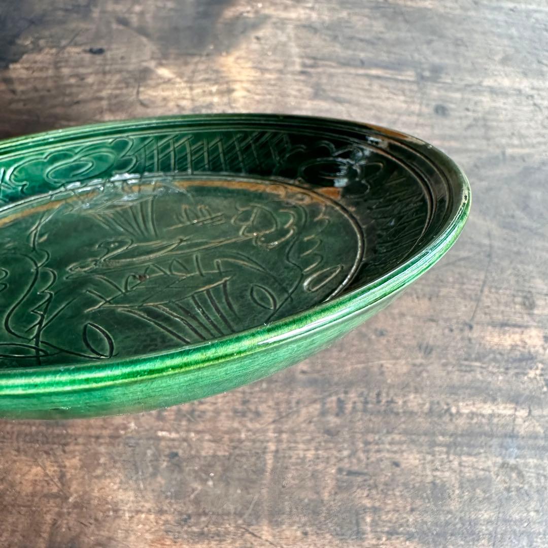 【希少!】　珉平焼　緑釉　蓮池水禽図　陰刻皿　緑陰刻　草紋皿　骨董　古陶
