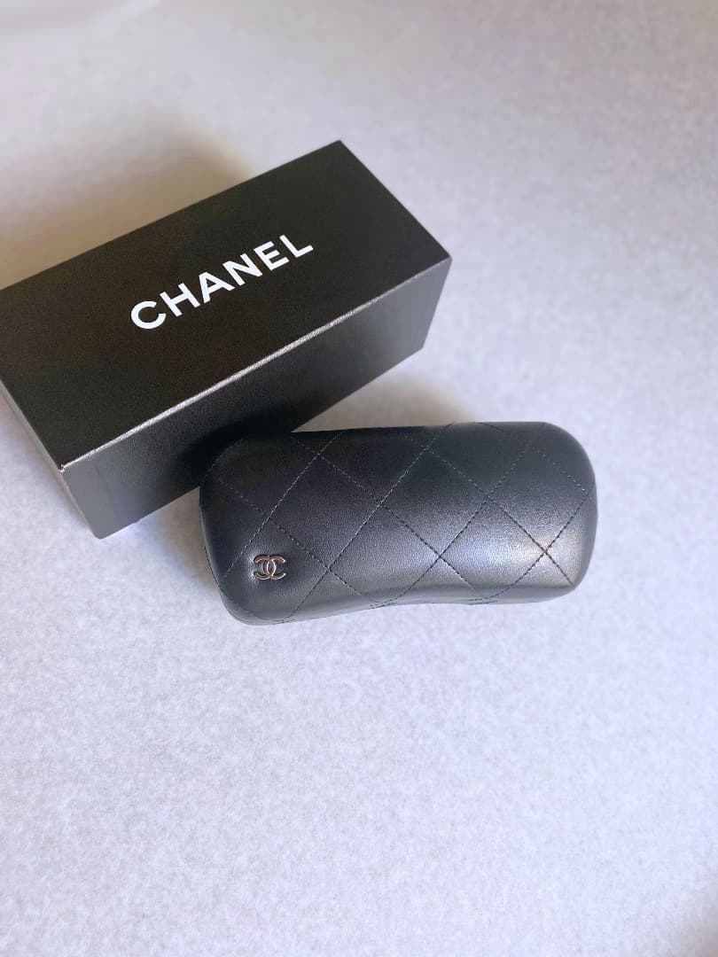 JeYeL【正規美品】CHANEL サングラス　ケース付き