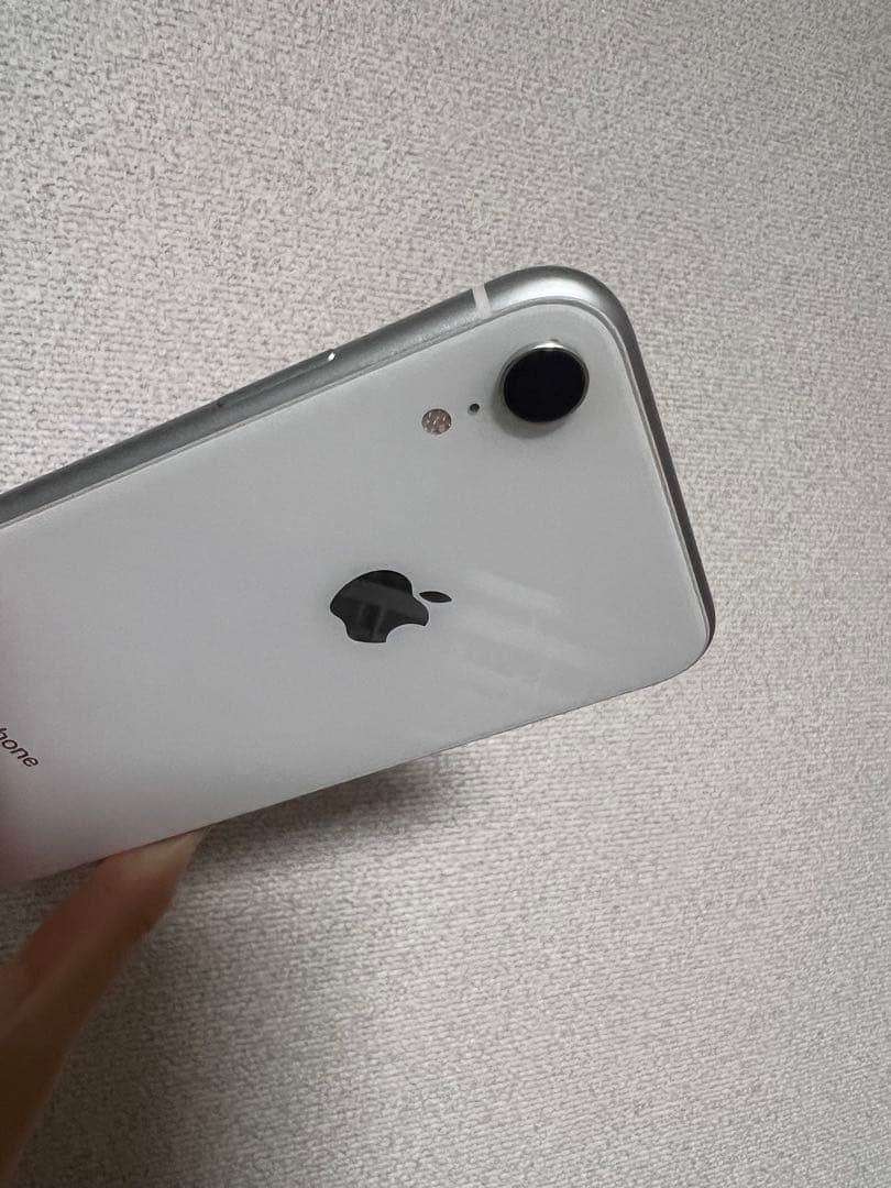iPhone XR ホワイト 本体 美品　SIMフリー