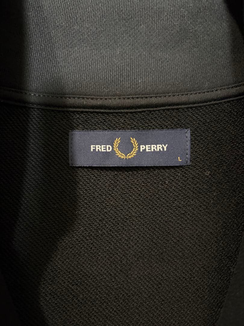 【美品】FRED PERRY ハーフジップ トレーナー ロゴ刺繍 黒 L