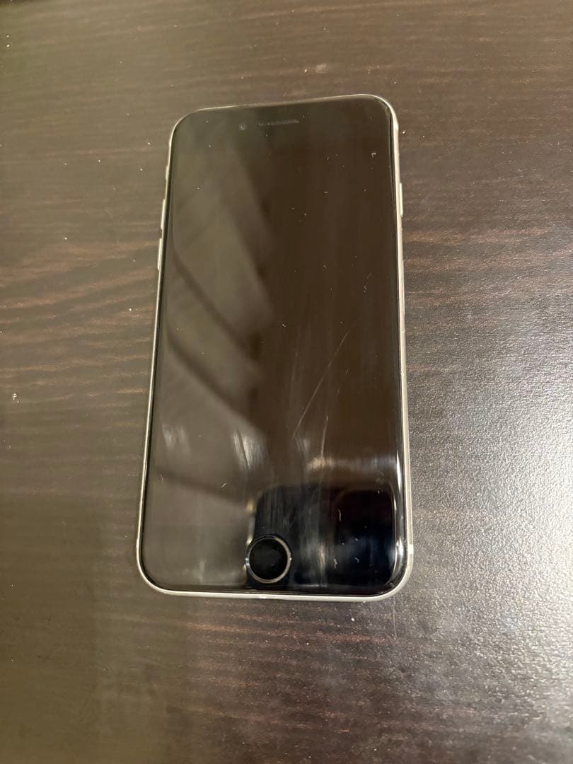 れ*い様 Apple iPhone SE (第2世代) ホワイト