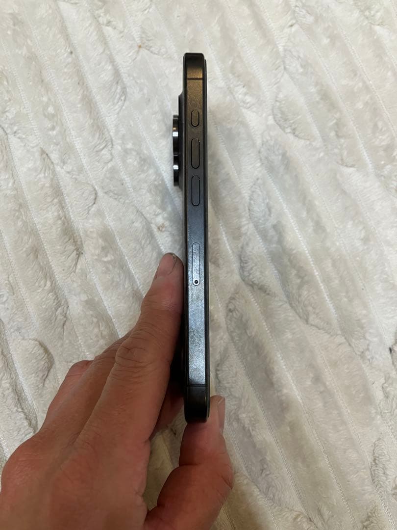 iPhone 15 Pro バッテリー100% ブラックチタニウム