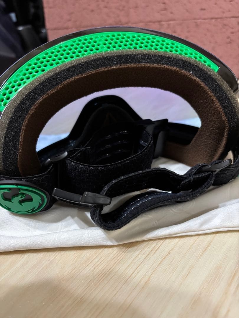 ドラゴン　ゴーグル