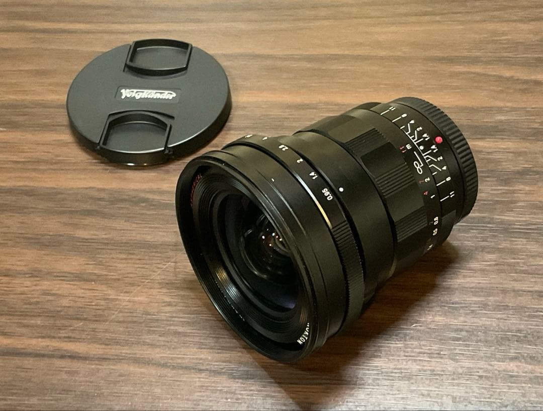 フォクトレンダー NOKTON 10.5mm F0.95 MFT