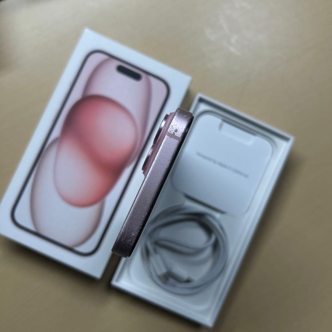 iPhone15 128GB SIMフリー　背面割れあり