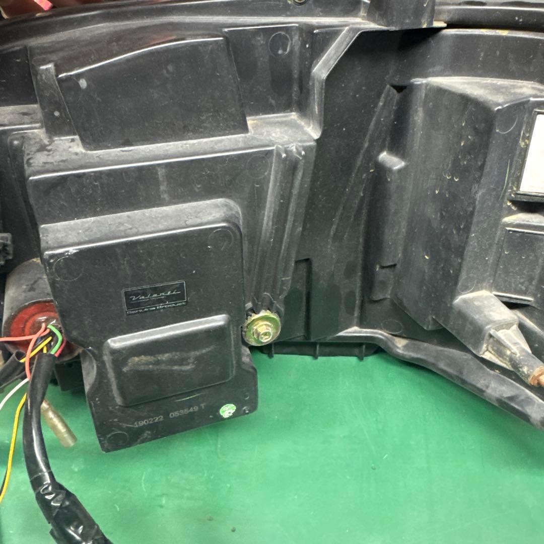 200系ハイエース ヴァレンティLEDヘッドライト