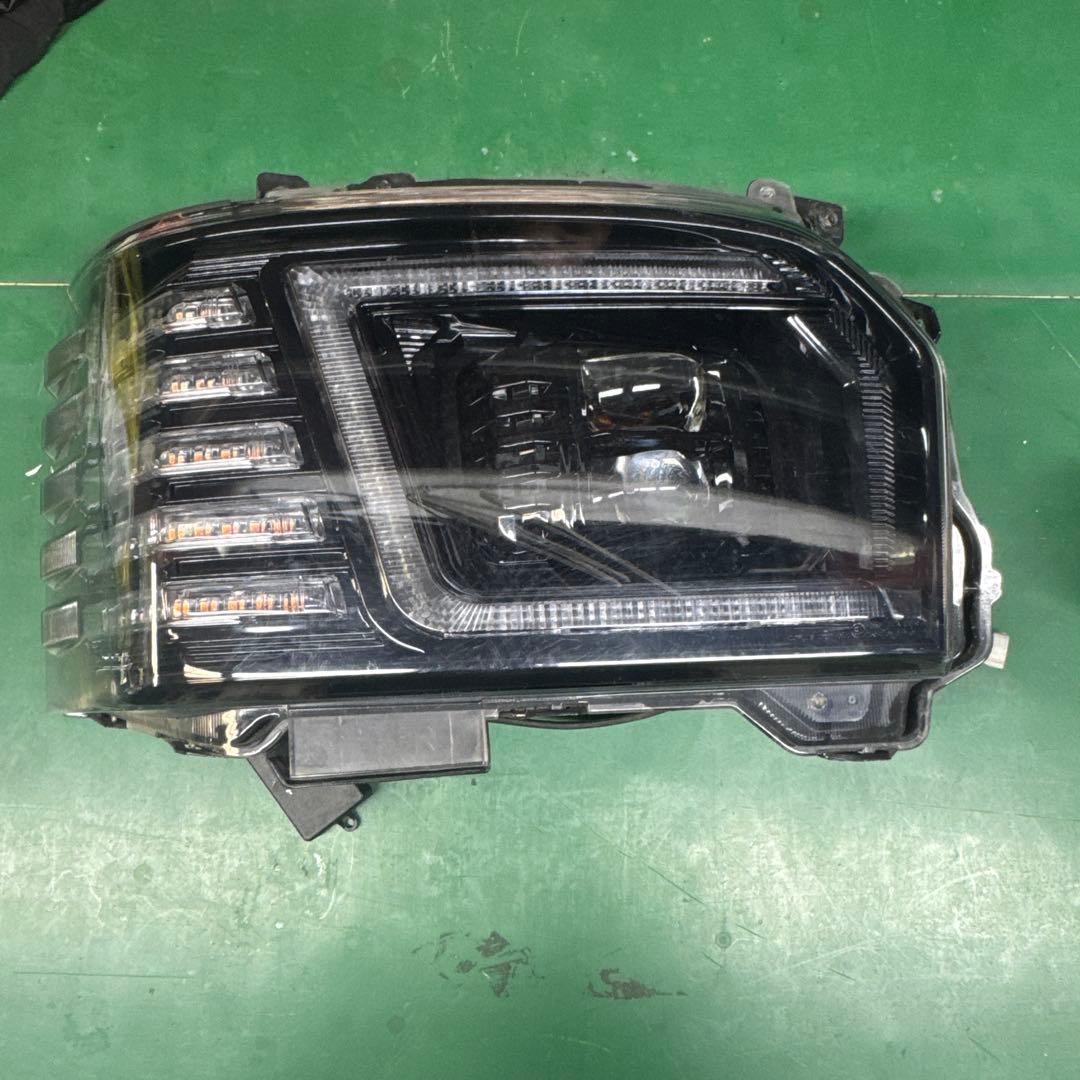 200系ハイエース ヴァレンティLEDヘッドライト