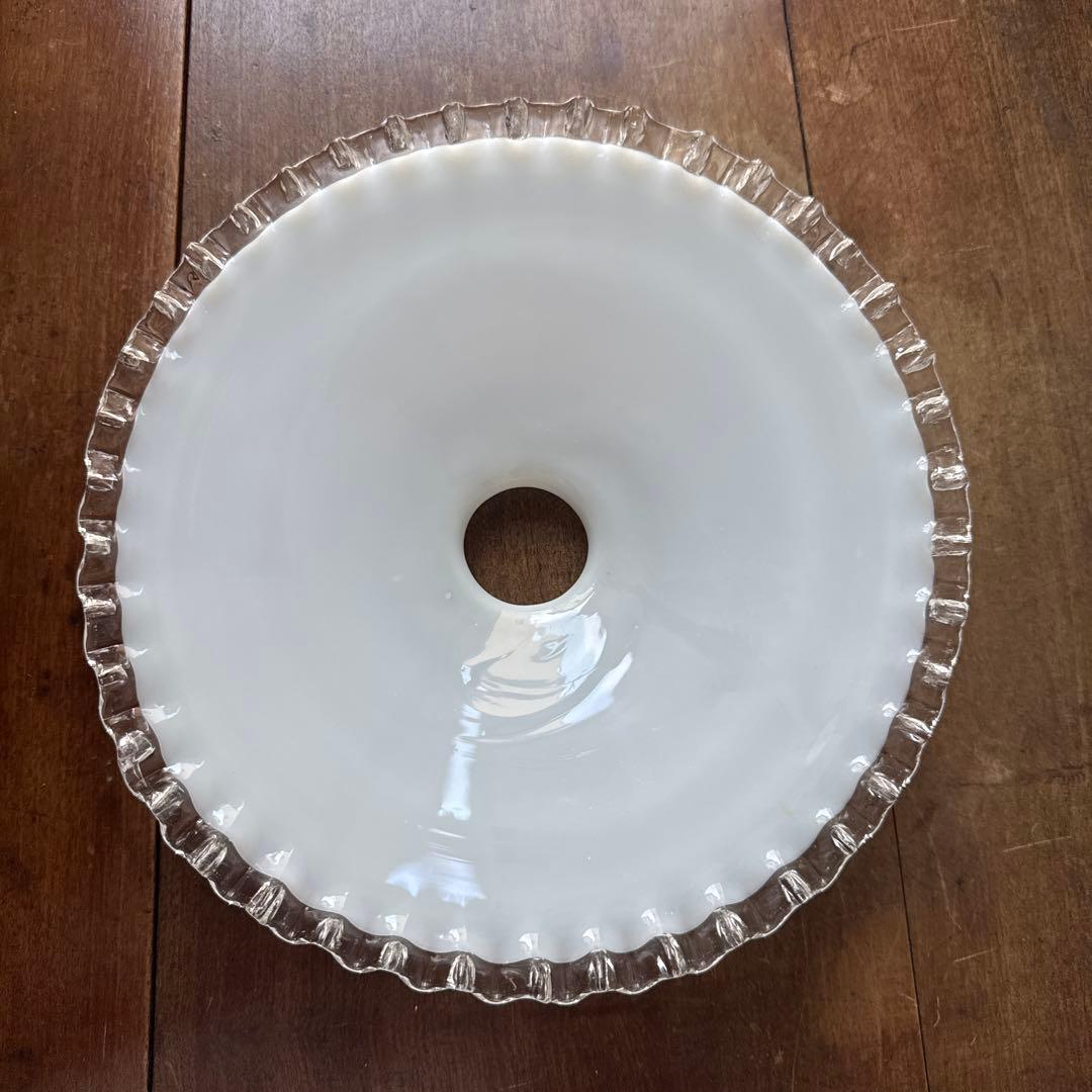 フランスアンティーク　ミルクガラスシェード　フリルシェード　ランプシェード