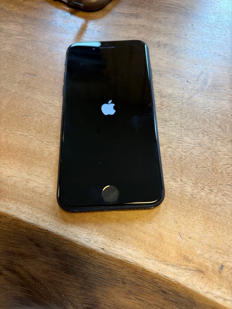 iPhoneSE 第二世代　128G ブラック　iFace付き