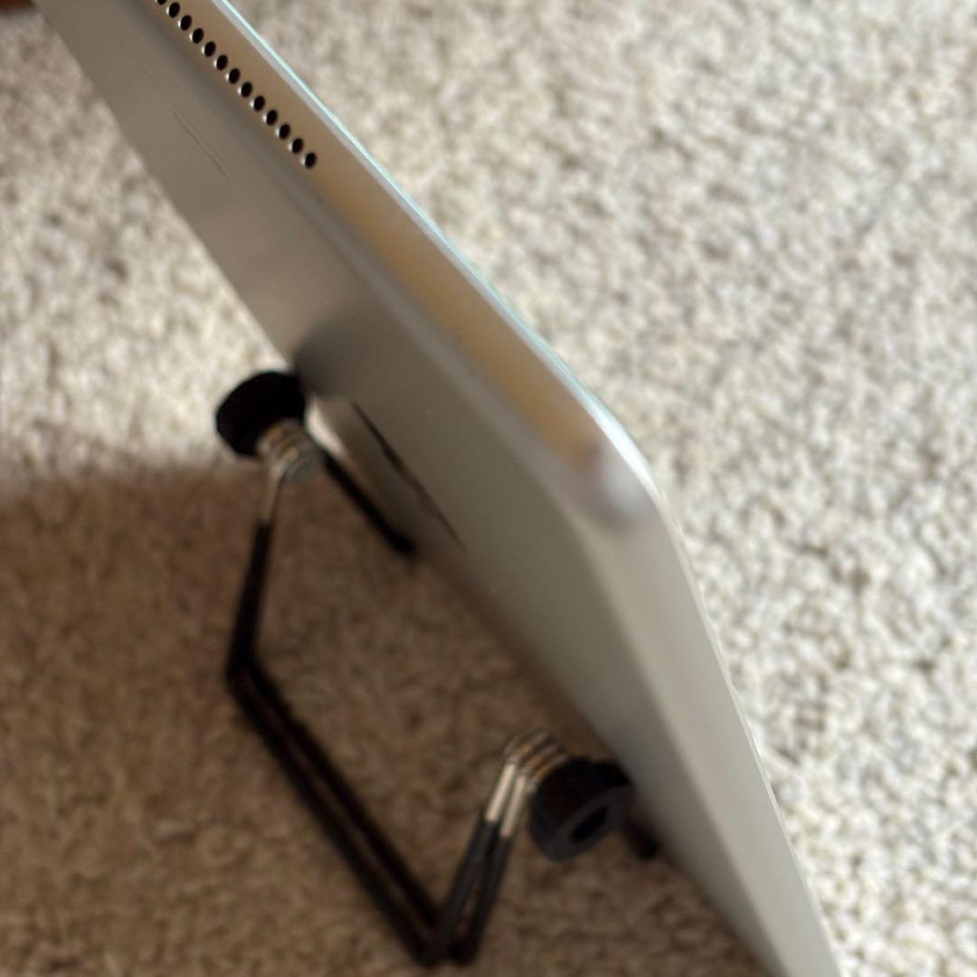 Apple iPad 10.2インチ第8世代 シルバー バッテリー87%wifi