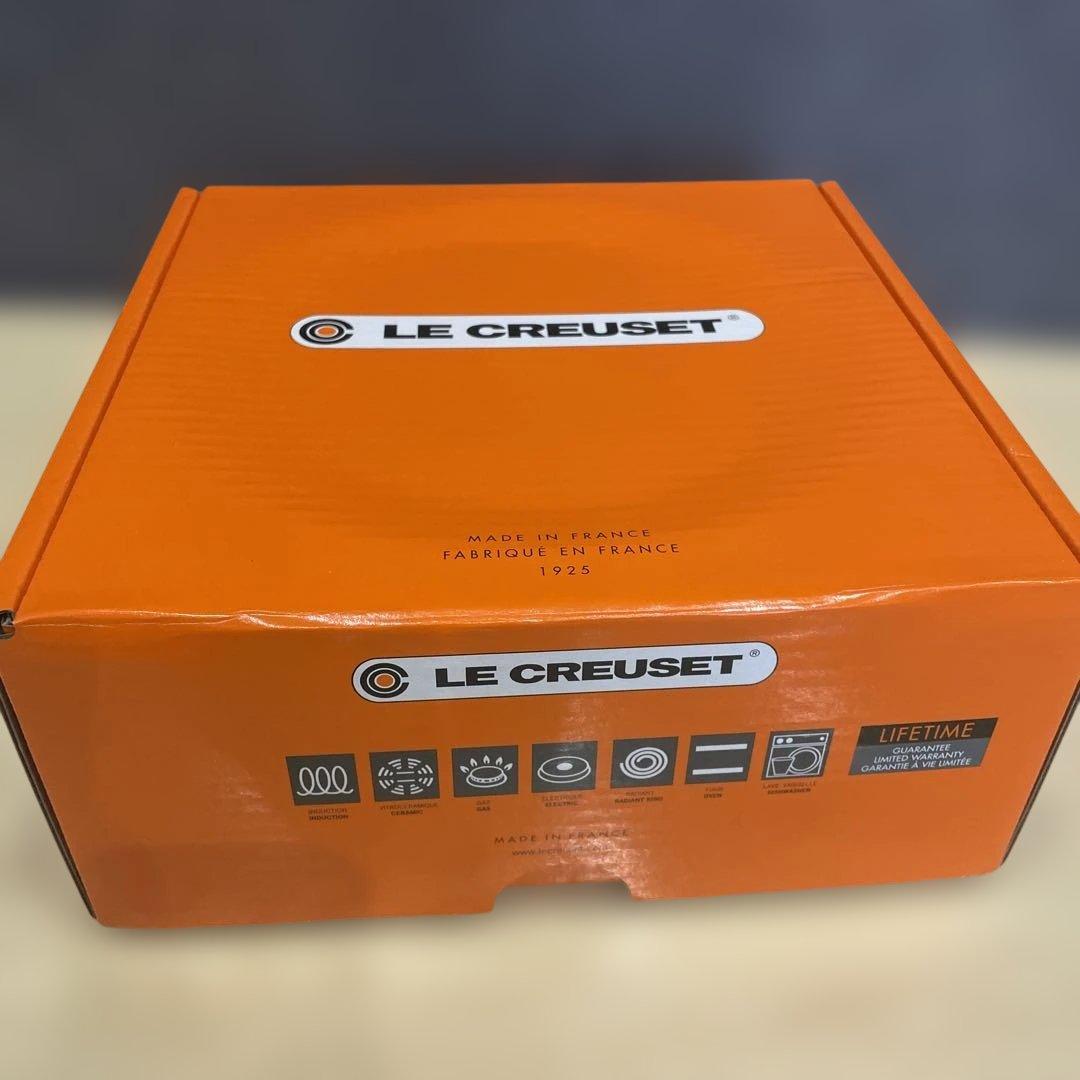 未開封 ル・クルーゼ ココット ロンド 22cm カイエン&スチーマーセット