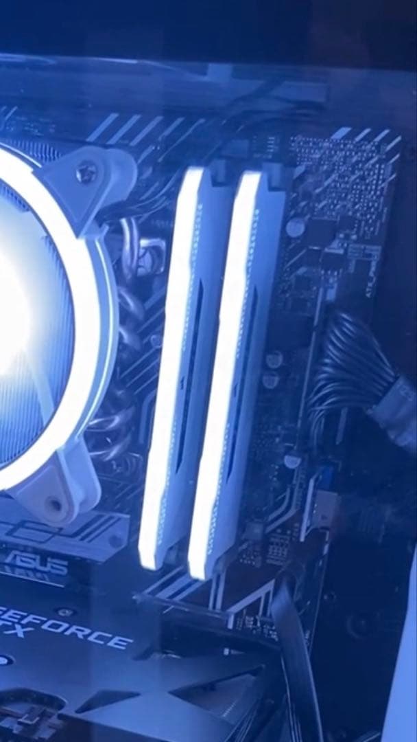 メモリー Corsair 16GB (2x8GB) DDR4 3200MHz