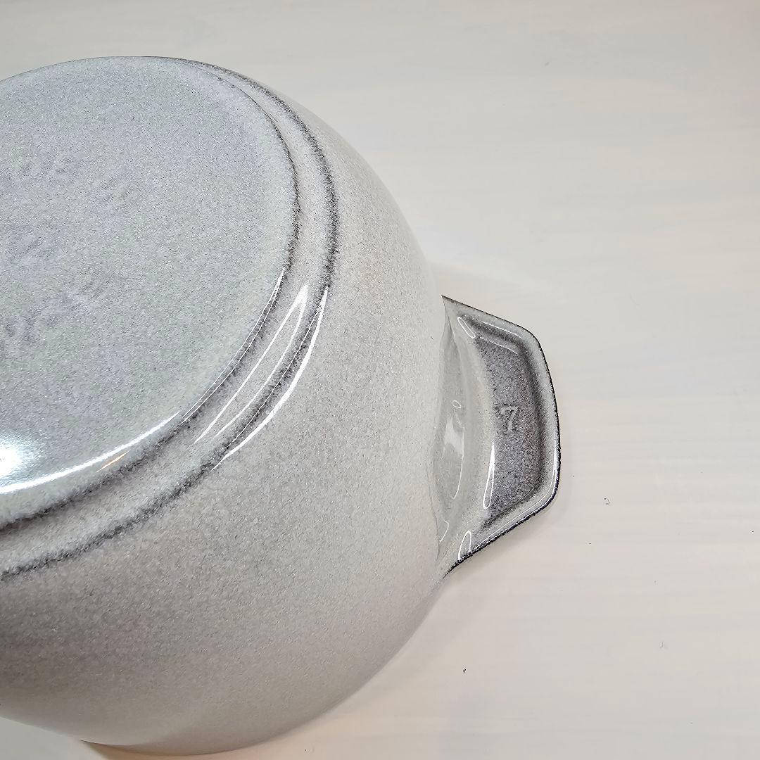 美品ストウブ 鋳物鍋 ラ・ココット de GOHAN 12cm S カンパーニュ