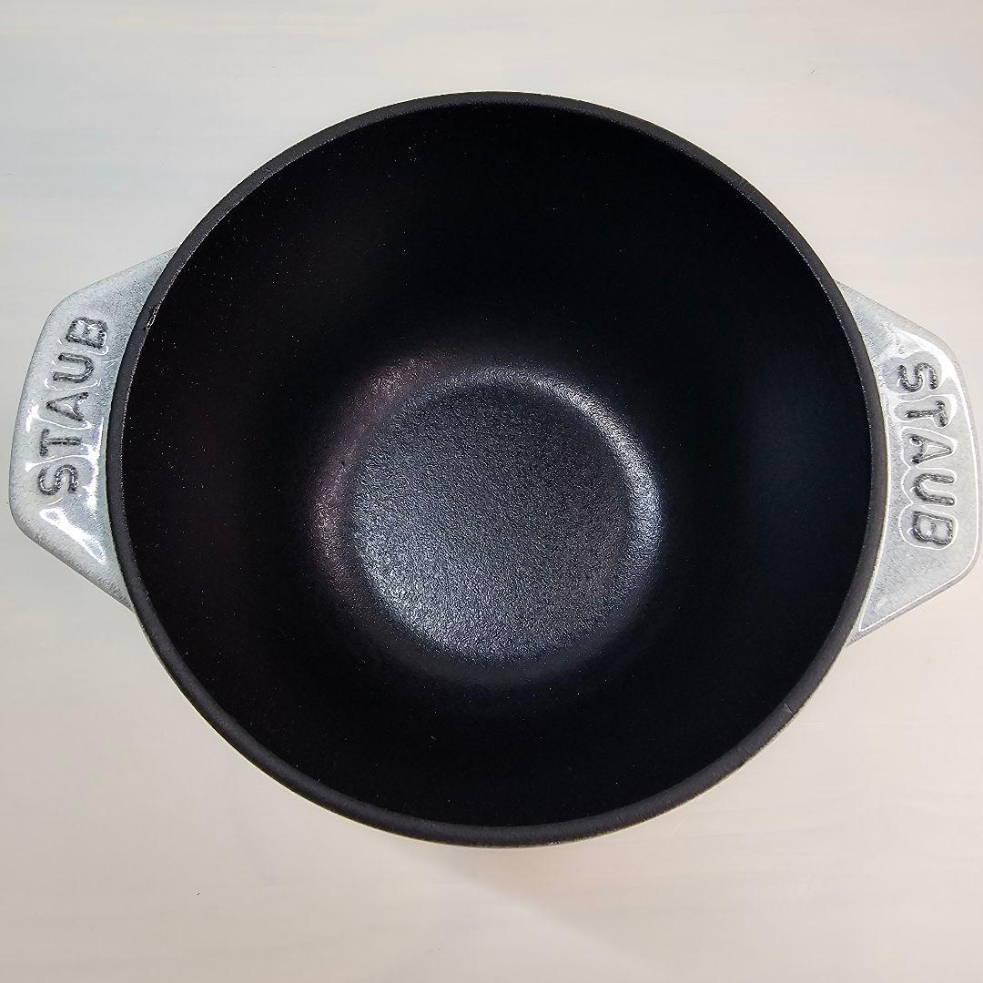 美品ストウブ 鋳物鍋 ラ・ココット de GOHAN 12cm S カンパーニュ