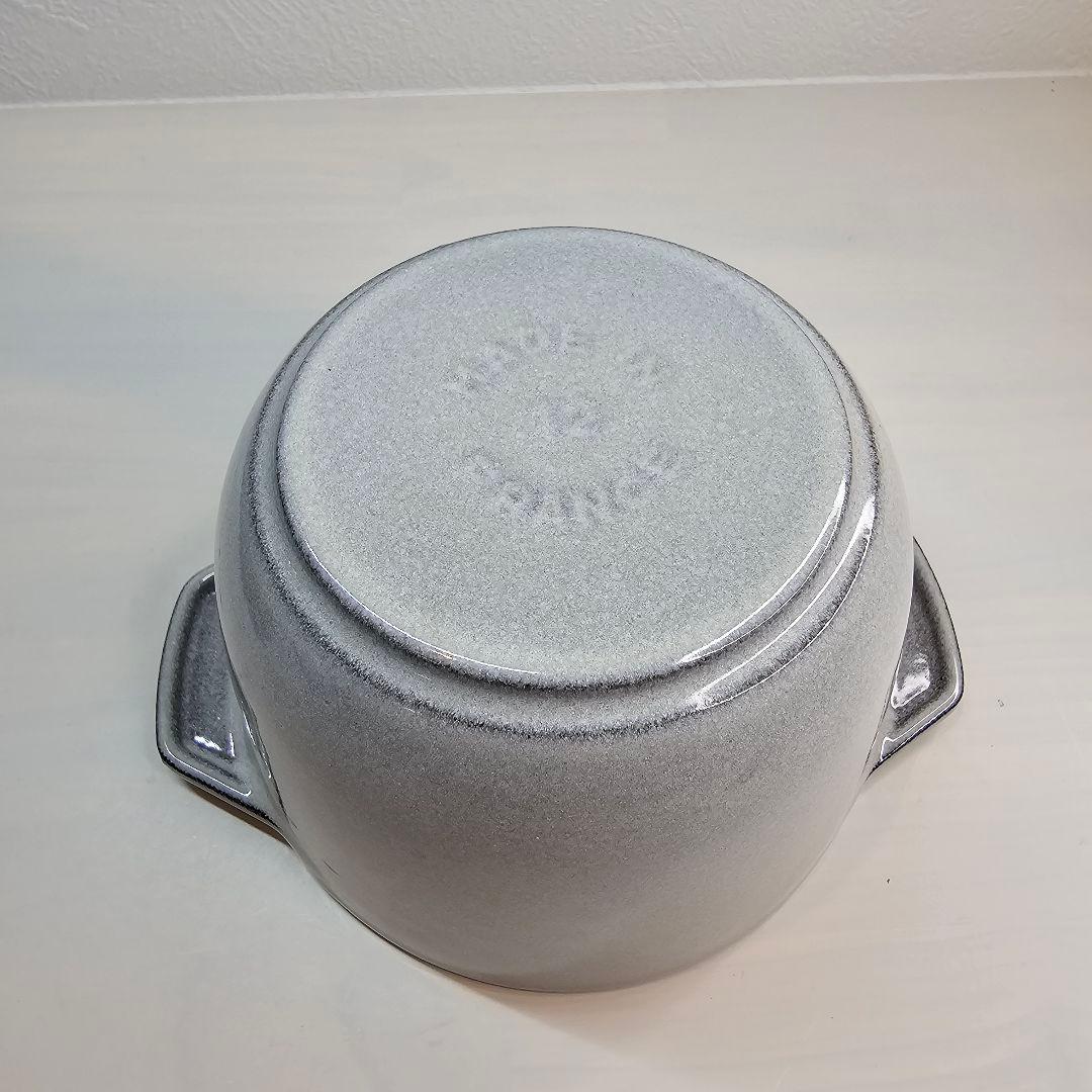 美品ストウブ 鋳物鍋 ラ・ココット de GOHAN 12cm S カンパーニュ