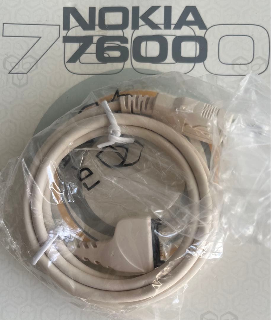 良*S様 Nokia 7600 本体 ホワイト/ゴールド