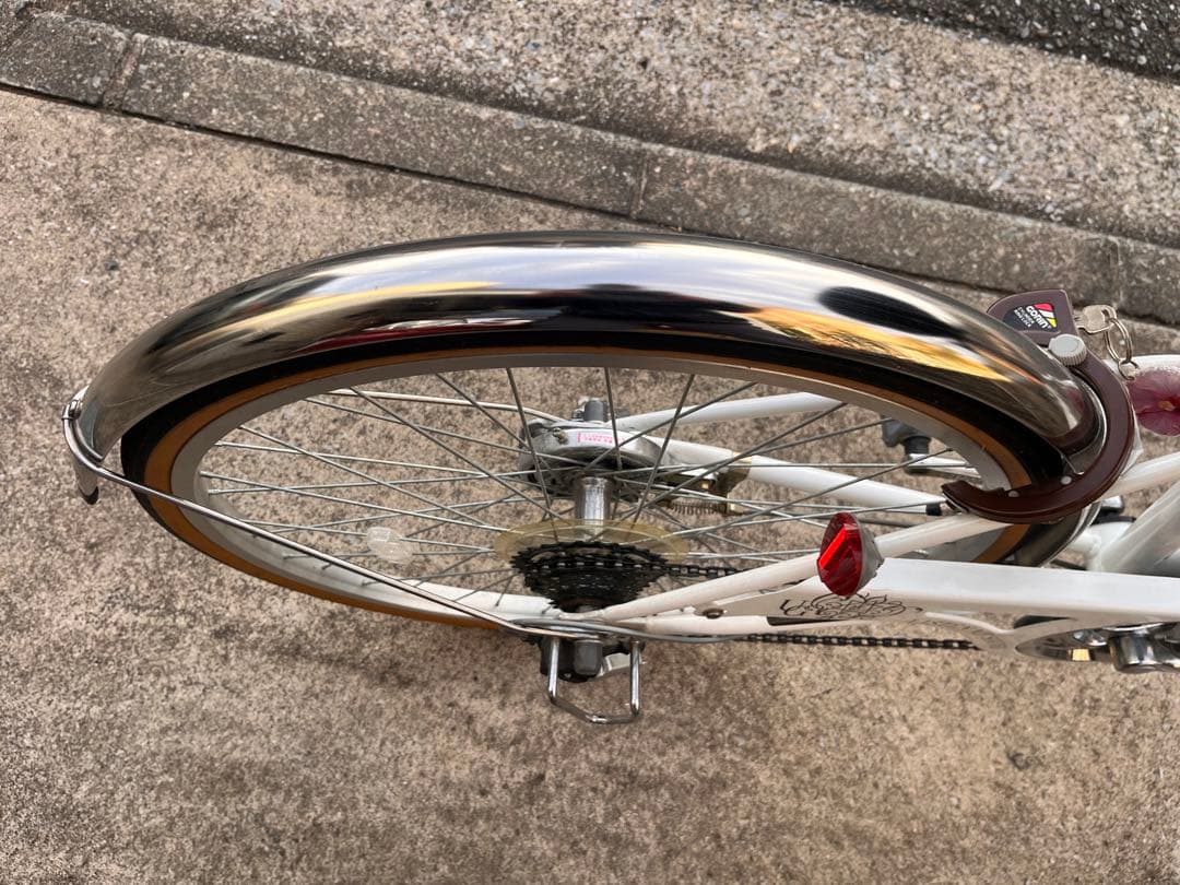 24インチ自転車(前面バスケット付)　ホワイト