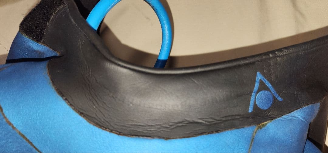 アクアスフィア傑作トライアスロン用ウェットスーツ　サイズS