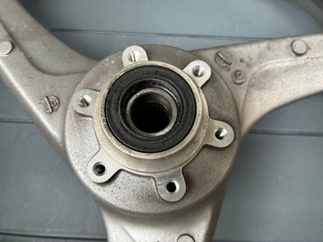 cb400sf nc39.nc42 純正フロントホイール