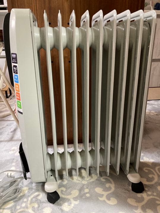 デロンギ オイルヒーター （H771015EFSN）